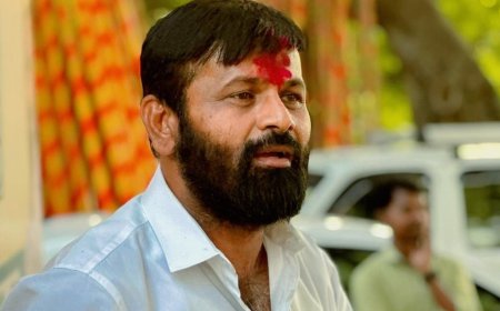 Laxman Hake : ओबीसी- मराठा वाद पेटला : लक्ष्मण हाके यांच्या वक्तव्यावर खटला..