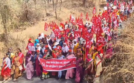 अकोलेतून अहिल्यानगरकडे ‘लाल वादळ’; शेतकरी–कामगारांचा लाँगमार्च सुरू