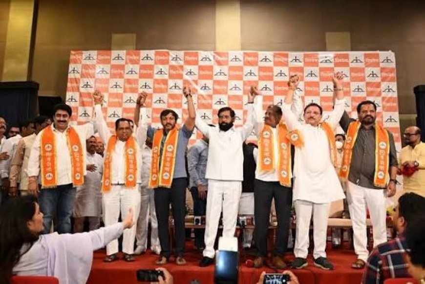 Maharashtra Politics | ठाकरे गटाला मोठा धक्का! लोकसभा अध्यक्षांकडून सहा फुटीर खासदारांच्या गटाला मान्यता!